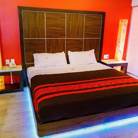 Plutarco Suites เม็กซิโกซิตี้ ภายนอก รูปภาพ